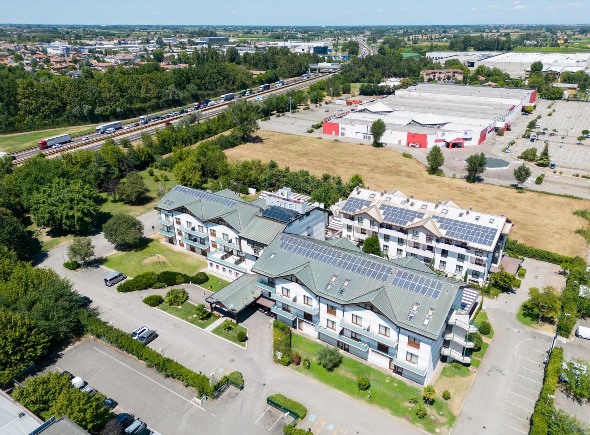 Western Modena District Hotel 4*